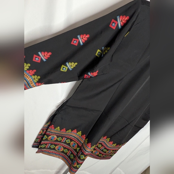 Maple Clothing Black Multicolor Indian Tunic Top - Picture 6 of 16